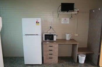 Proserpine Motel Buitenkant foto